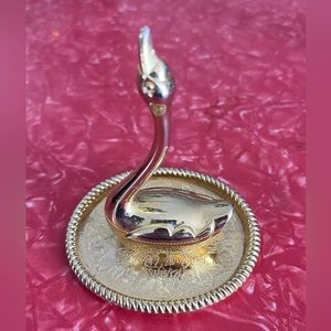 Gold color swan ring holder